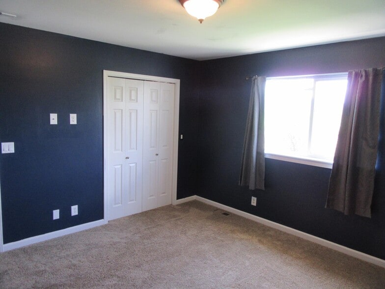 Building Photo - 1314 W Tualatin Dr