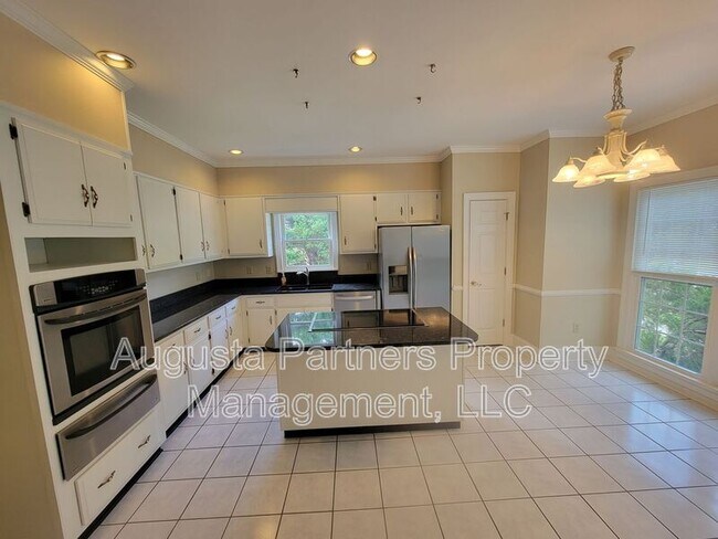 Building Photo - 650 Woodstone Way