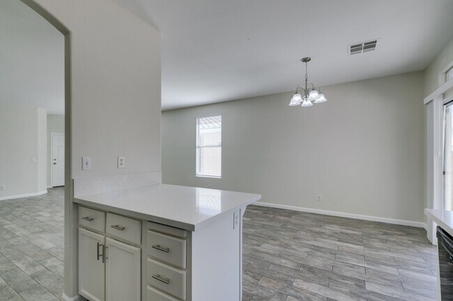 Building Photo - Beautifully updated 3-bedroom home offerin...