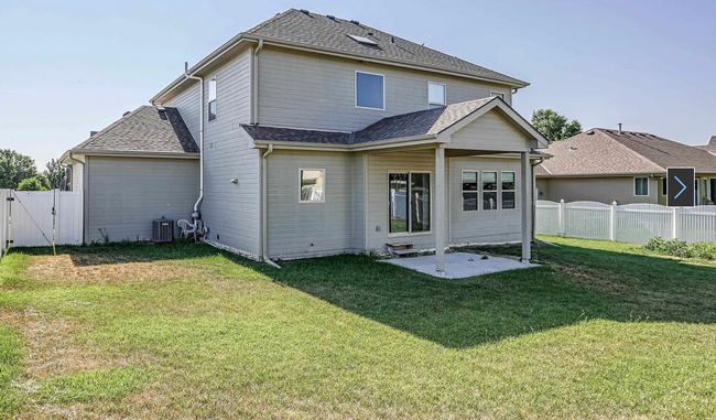 Building Photo - 5 Bedroom in Falcon Ridge!!