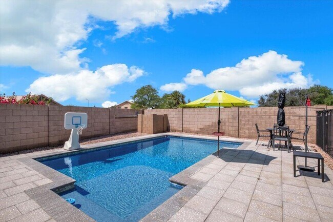 Building Photo - 4623 E Desert Wind Dr.