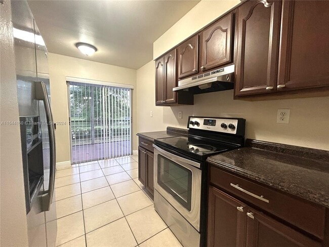 Building Photo - 2700 Riverside Dr