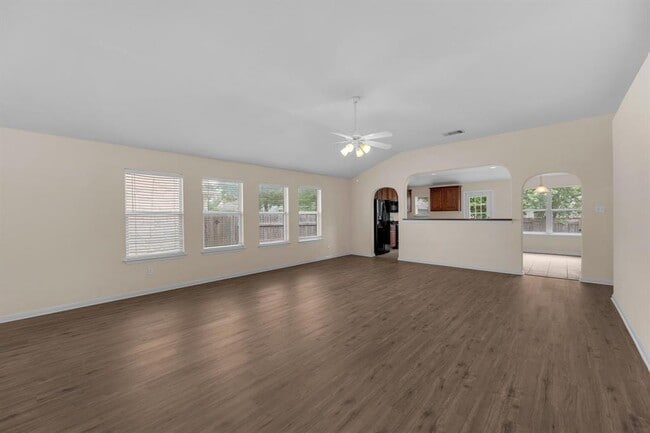 Building Photo - 20612 Farm Pond Ln