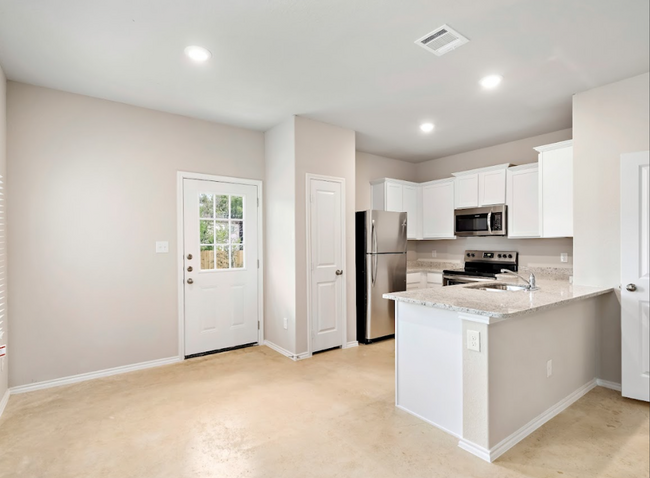 Building Photo - New Unit Available for Rent! Move In Speci...