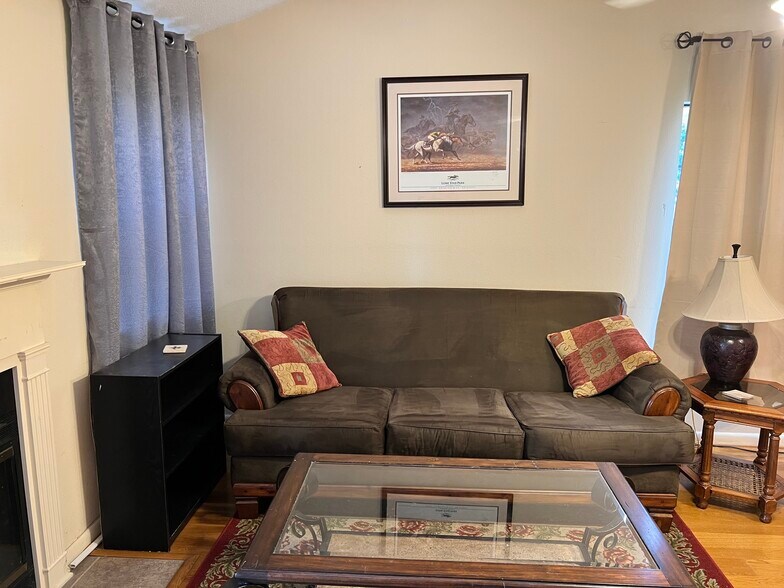 Building Photo - 3636 Greenacres Place Dr