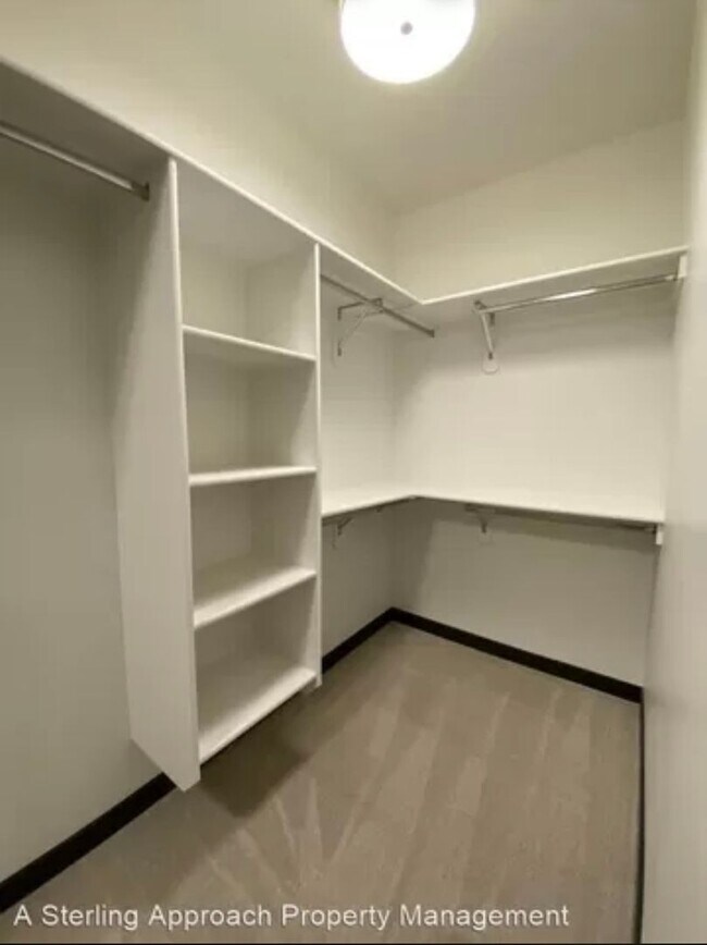 Building Photo - Close to Micron! Luxury Town Home With Two...
