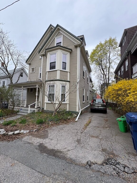 Building Photo - 2 Hillside Ave