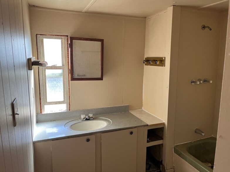 Building Photo - 1130 MT-135