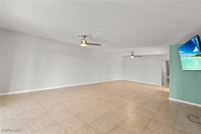 Building Photo - 304 Tudor Dr
