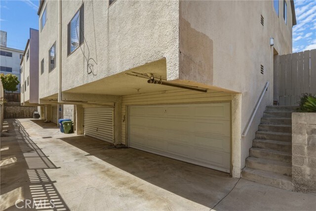 Building Photo - 1433 S Beverly Dr