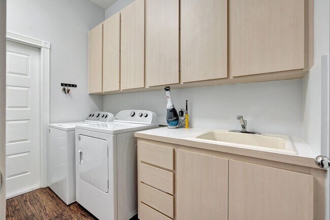 Building Photo - 150 Lost Bridge Dr