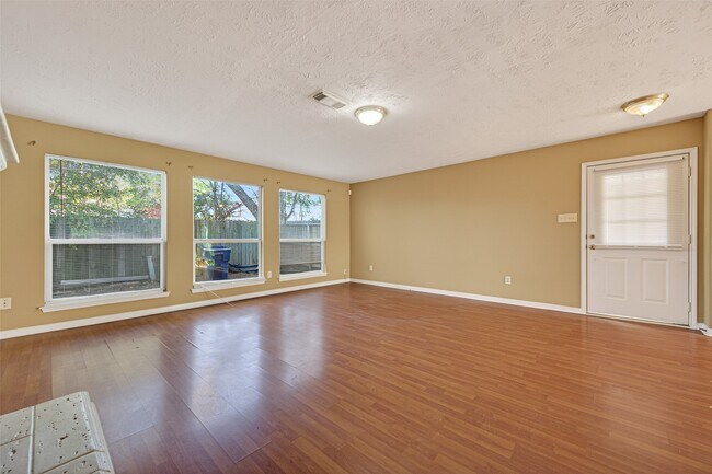 Building Photo - 3006 Palace Oaks Dr