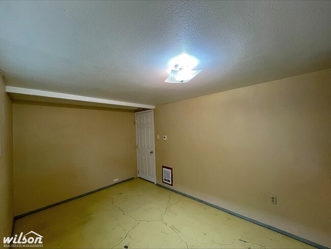 Building Photo - Large 3bd/1.5ba House in Selah, WA with a Large Backyard!