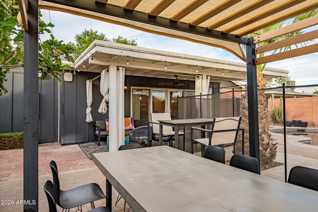 Building Photo - 7243 E Virginia Ave