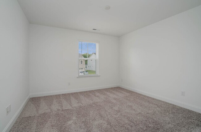 Building Photo - 19225 Yellow Birch Dr
