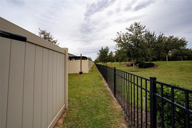 Building Photo - 9052 Wildflower Ln