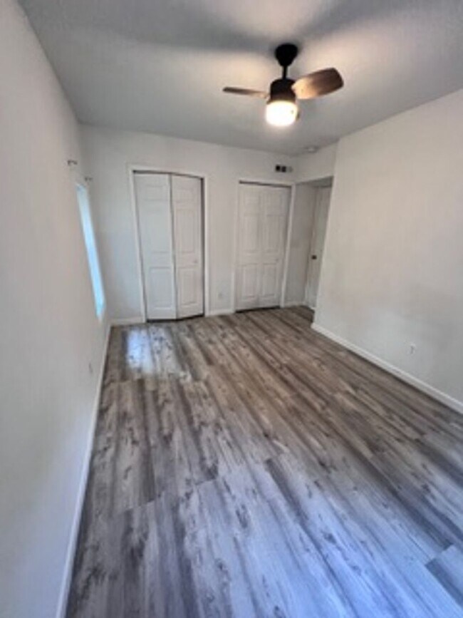 Building Photo - 4703 Wildwood Rd