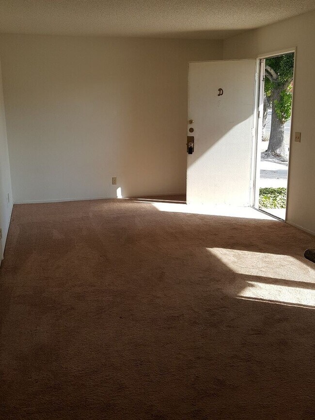 Building Photo - 1155 Johnson Dr