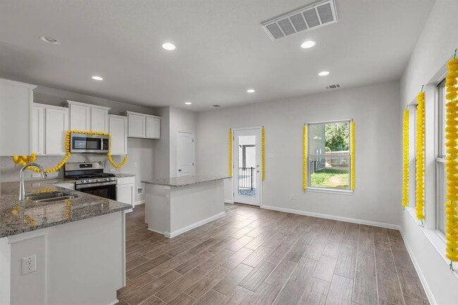 Building Photo - 1725 Lakota Ln