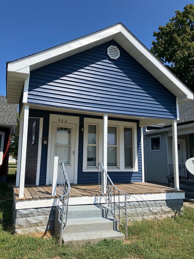 Primary Photo - 432 2nd Ave