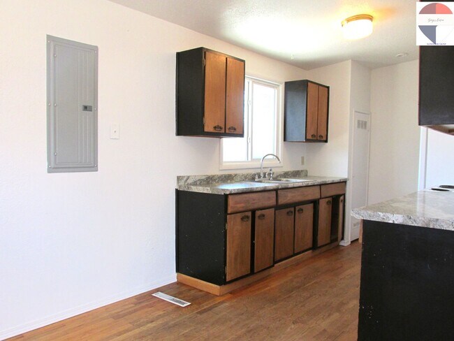 Building Photo - 2925 Windsor Pl