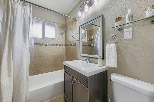 Building Photo - 3690 Grape St