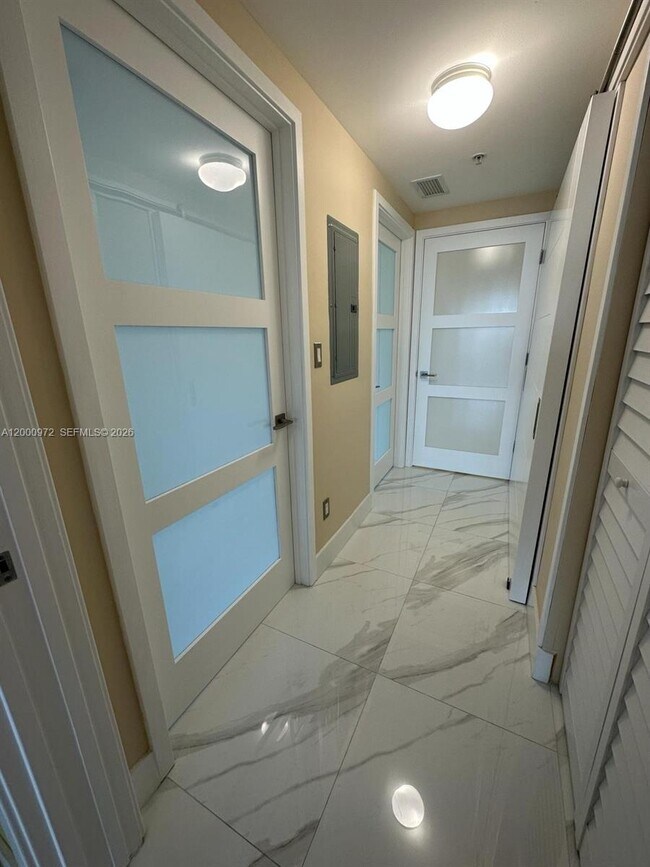 Building Photo - 325 S Biscayne Blvd