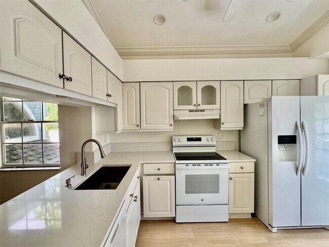 Building Photo - 5361 Buckhead Cir