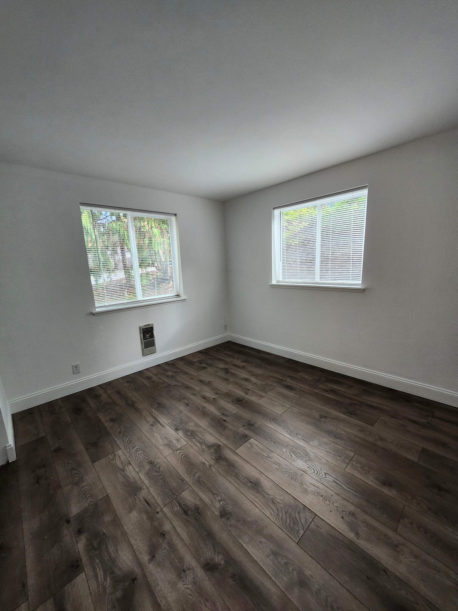 Second bedroom - 20183 Vikings Crest Loop NE