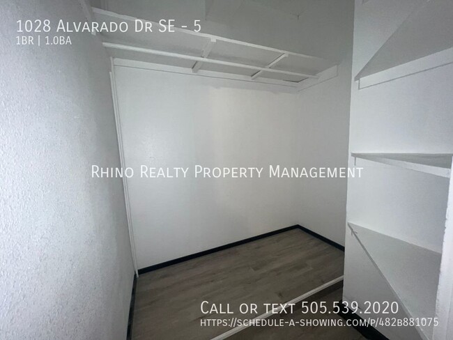 Building Photo - 1st Month Rent Free! Remodeled 1 Bedroom, ...