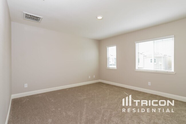 Building Photo - 2148 Comstock Ln