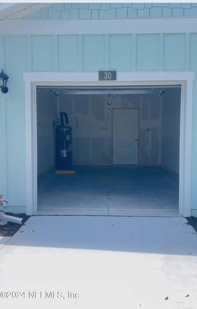 Building Photo - 30 Tidal Bch Ave