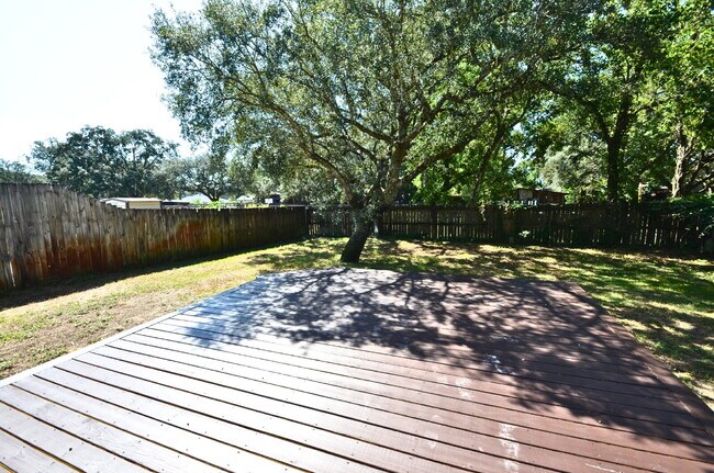 Building Photo - Beautifully Renovated 3-Bedroom Home in Fo...