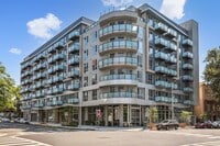 Building Photo - Link Apartments® Four12
