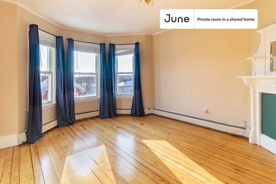Building Photo - Private bedroom in 4 bed/1 bath Home
