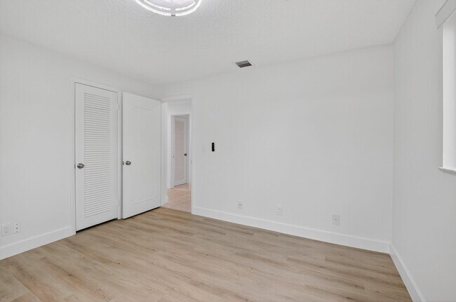 Building Photo - 4599 Brady Blvd
