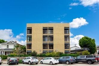 Building Photo - Trendy Hillcrest Condo