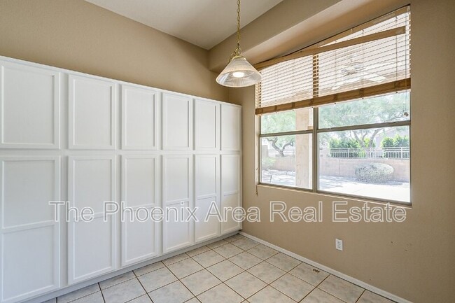 Building Photo - 7237 E Gallego Ln