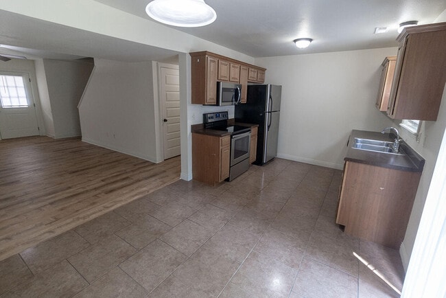 Building Photo - 4610 Dehaven Dr