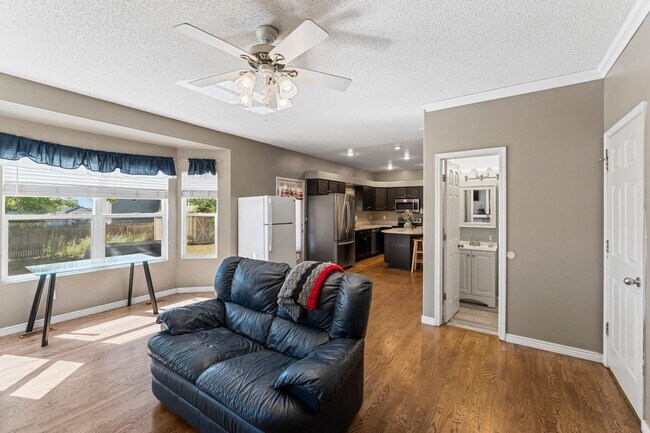 Building Photo - Spacious Home in Highly Desirable Windmill Mesa
