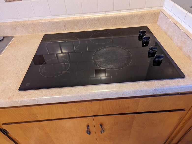 Building Photo - 339 Effie St