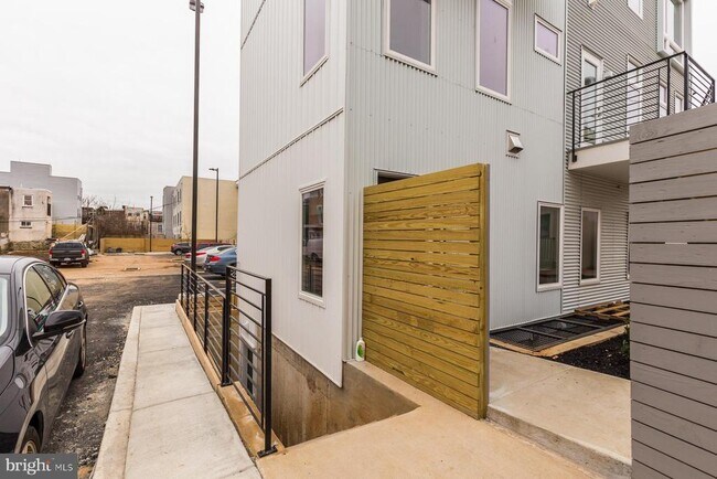 Building Photo - 1247 N 27th St