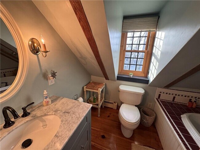 Building Photo - 9 Thames St