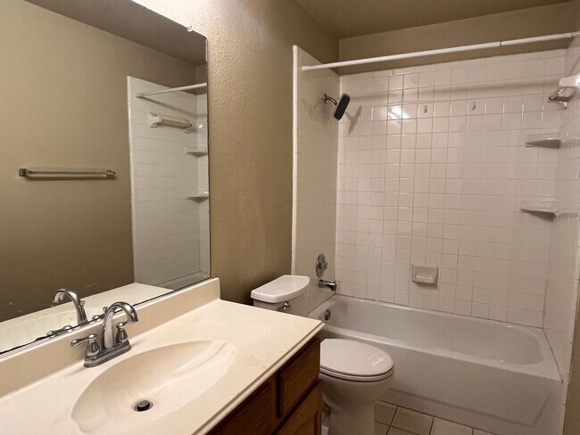 Building Photo - Beautifully Updated 4-Bedroom Home with Community Pool & Excellent Schools!