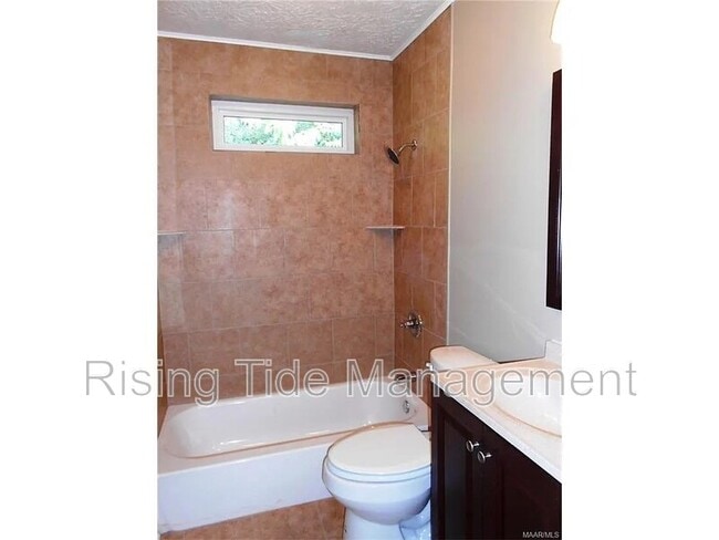 Building Photo - 3704 Honeysuckle Rd