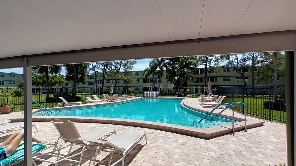 Heated Pool - 4710 Bay St NE