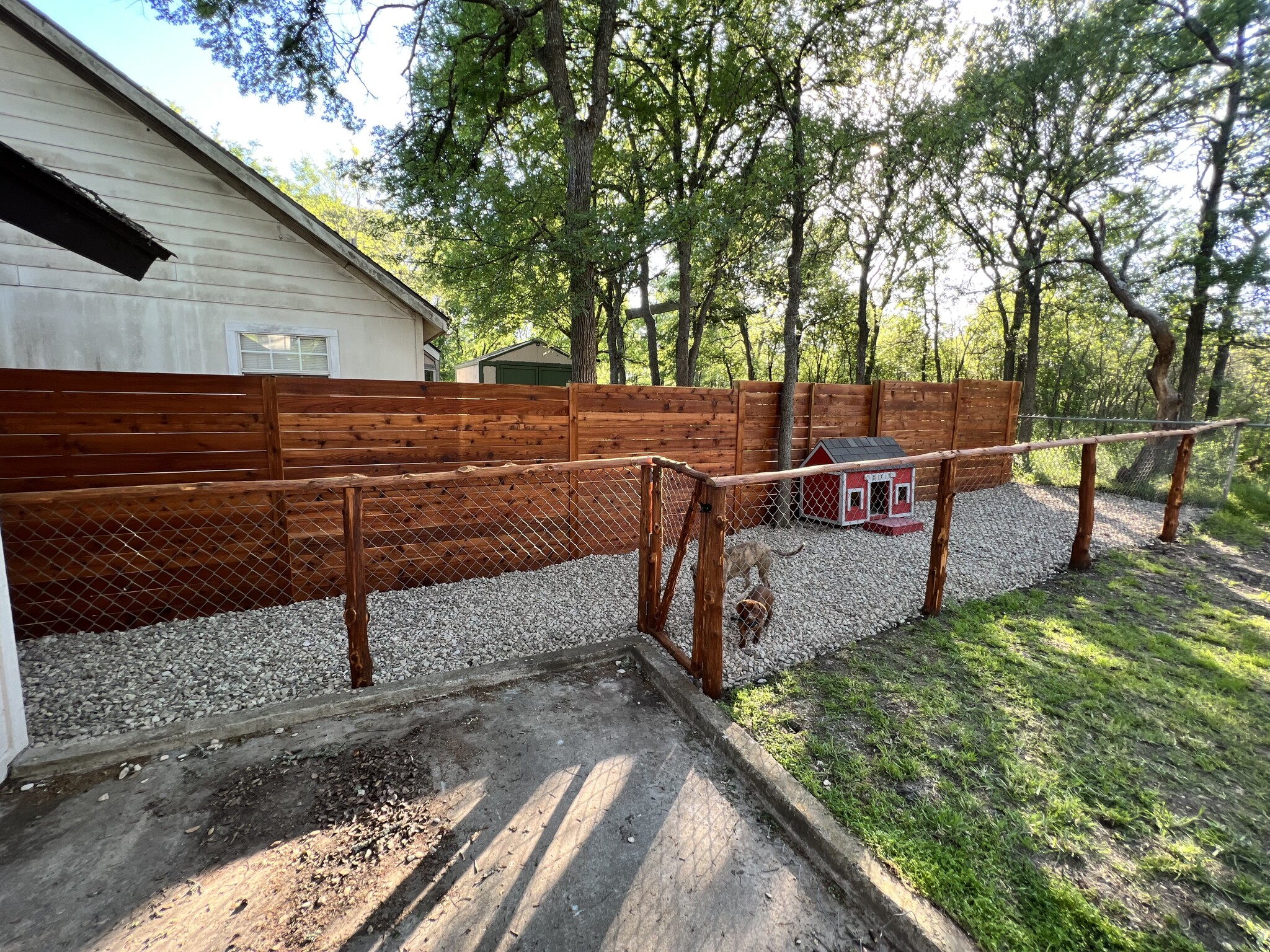 Building Photo - 124 Oak River Dr