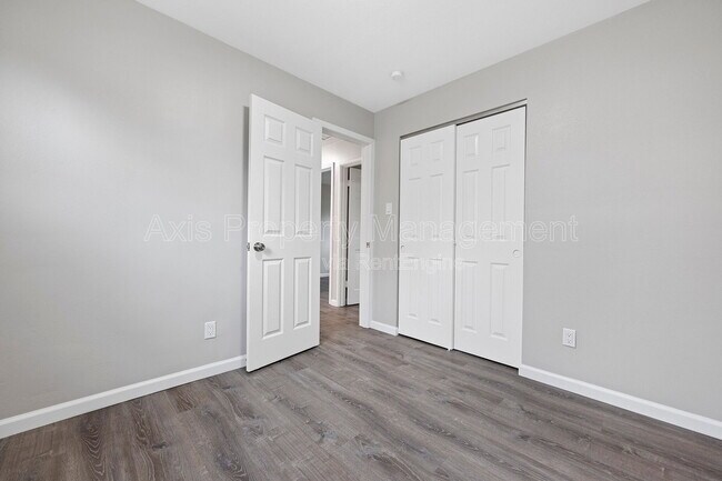 Building Photo - 537 Lynn Haven Ln