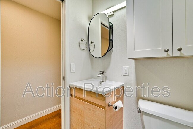 Building Photo - 1125 Burgoyne St