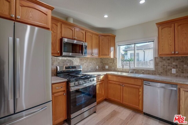 Building Photo - 4725 Sawtelle Blvd